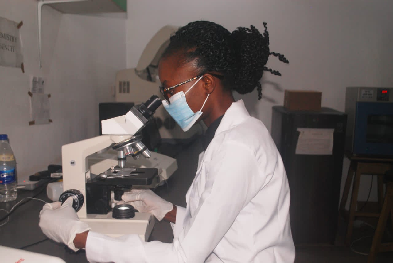 microbologist